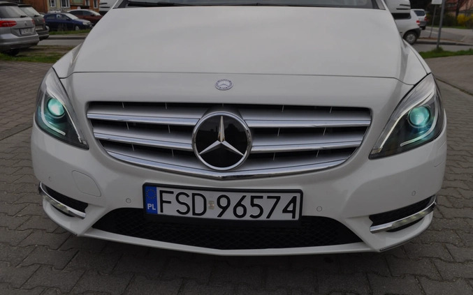 Mercedes-Benz Klasa B cena 49900 przebieg: 142000, rok produkcji 2014 z Drezdenko małe 781